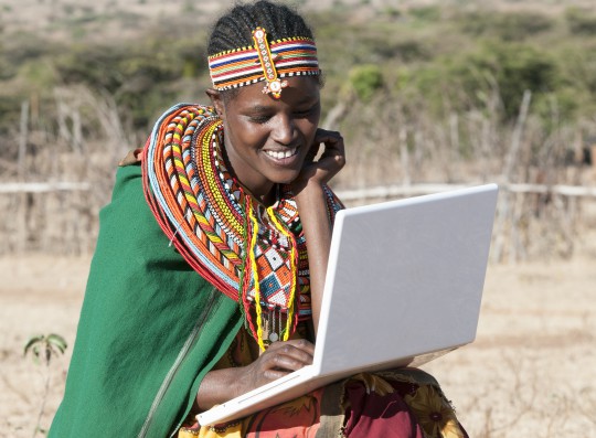 Technologie pour filles et femmes massaï